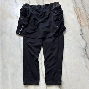Athleta coolmax Women’s black skort, skirt, capri pants size small